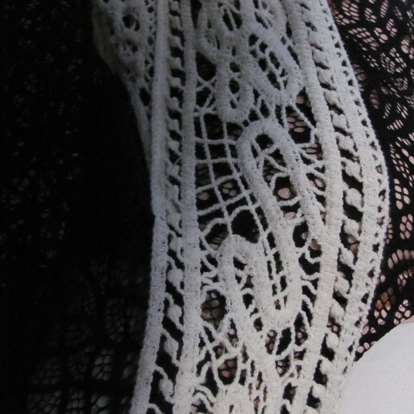 Origami By Vivian  LADIES LACE AND FRINGE VEST  SI - Picture 3 of 8